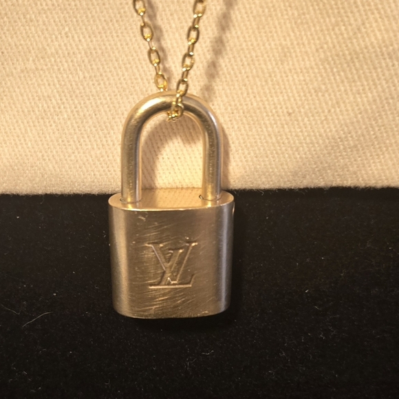 Louis Vuitton Elegant  Padlock#317 NO KEY INCLUDED - Picture 6 of 10